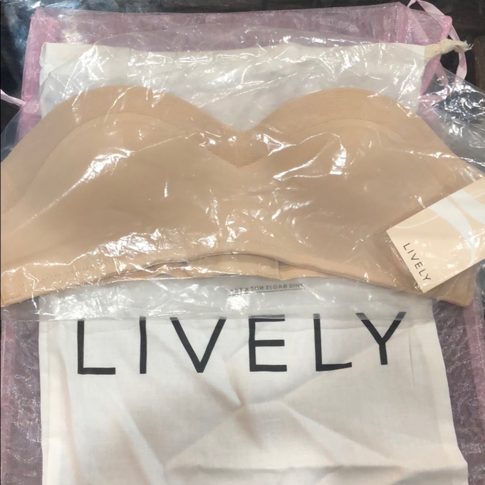Livery Tan strap or strapless bra 32A